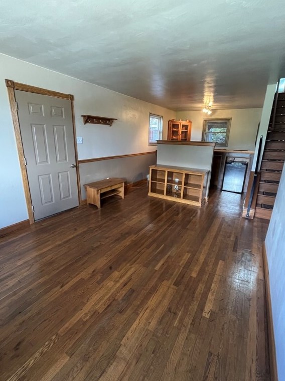 419 Mary St, Jeannette, PA 15644
