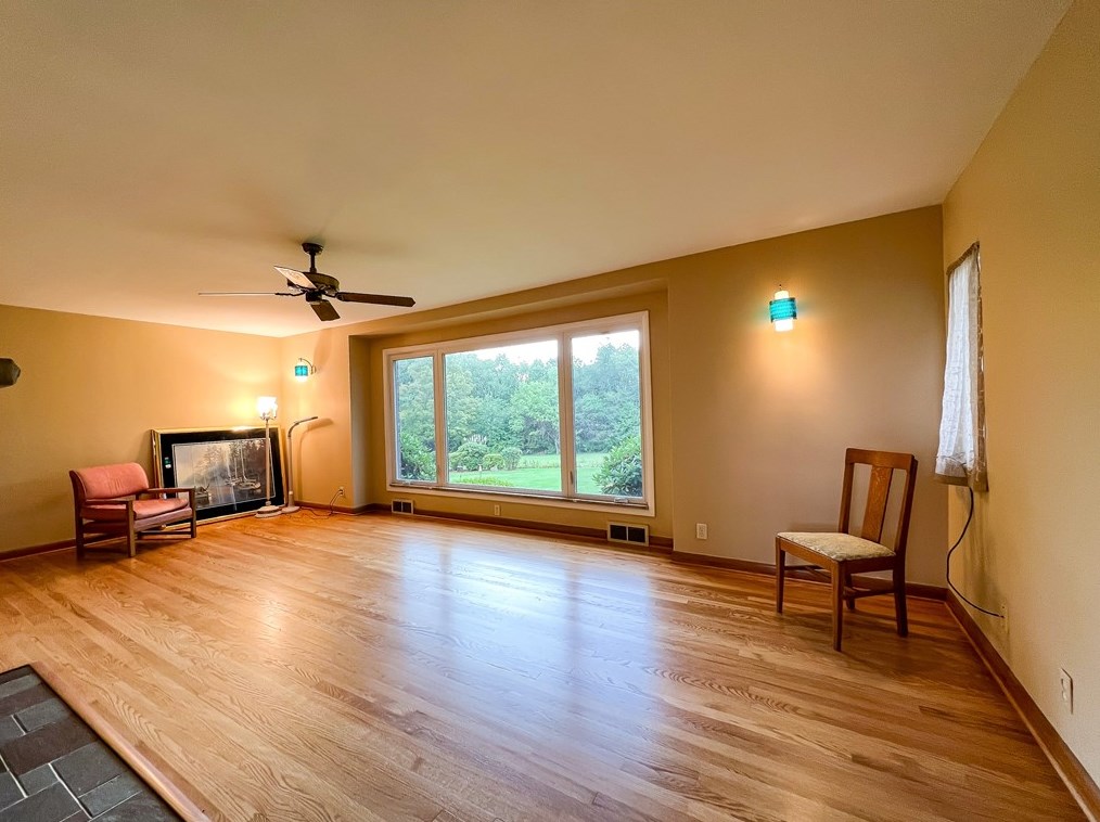 356 N Duffy Rd, Butler, PA 16001