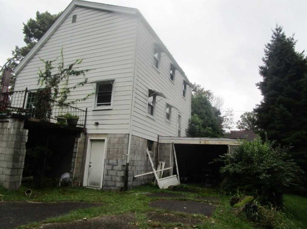 1155 Swede Hill Rd, Greensburg, PA 15601-4914