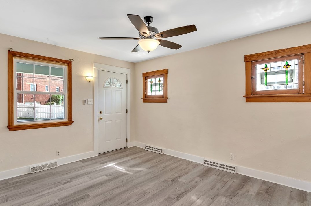 818 Elmwood St, McKeesport, PA 15133