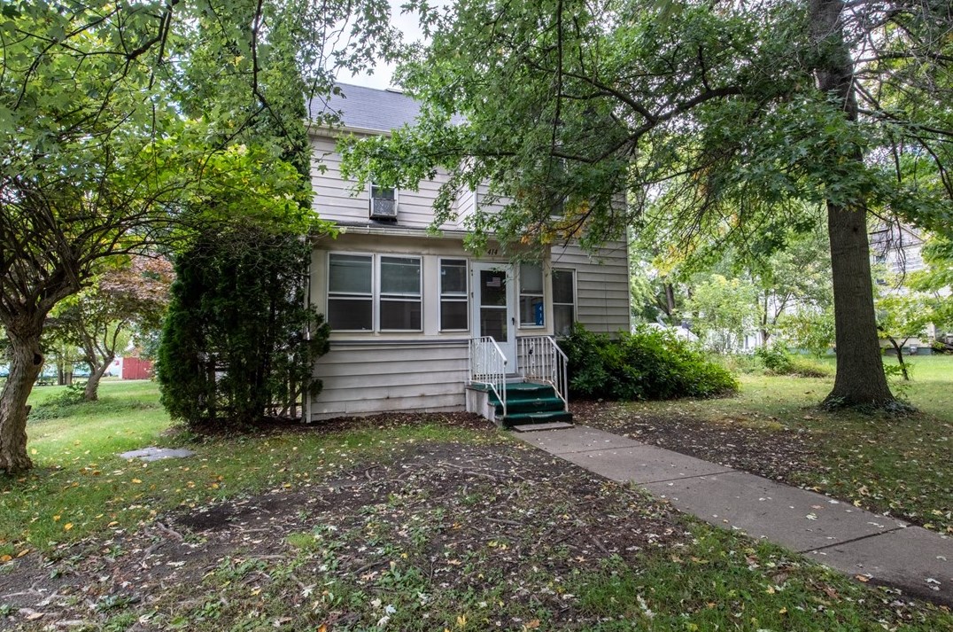 414 Venango Ave, Cambridge Springs, PA 16403-1134