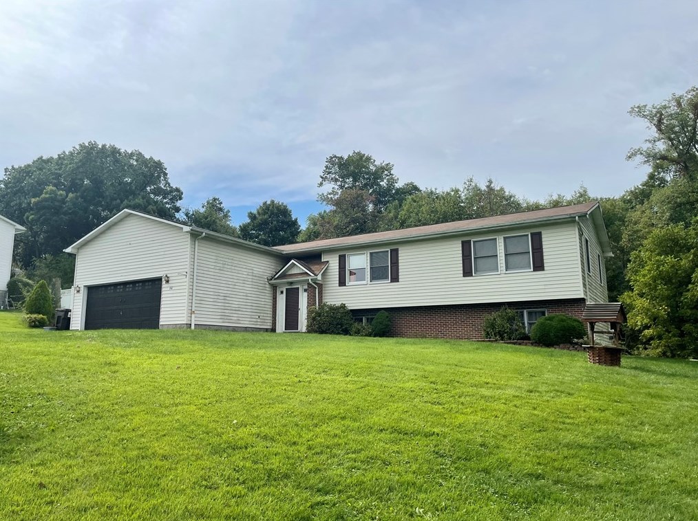 141 Keith Ct, Edinburg, PA 16116