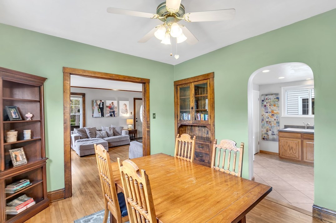 300 Pershing St, Ellwood City PA  16117-3821 exterior