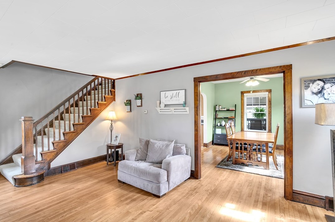 300 Pershing St, Ellwood City PA  16117-3821 exterior