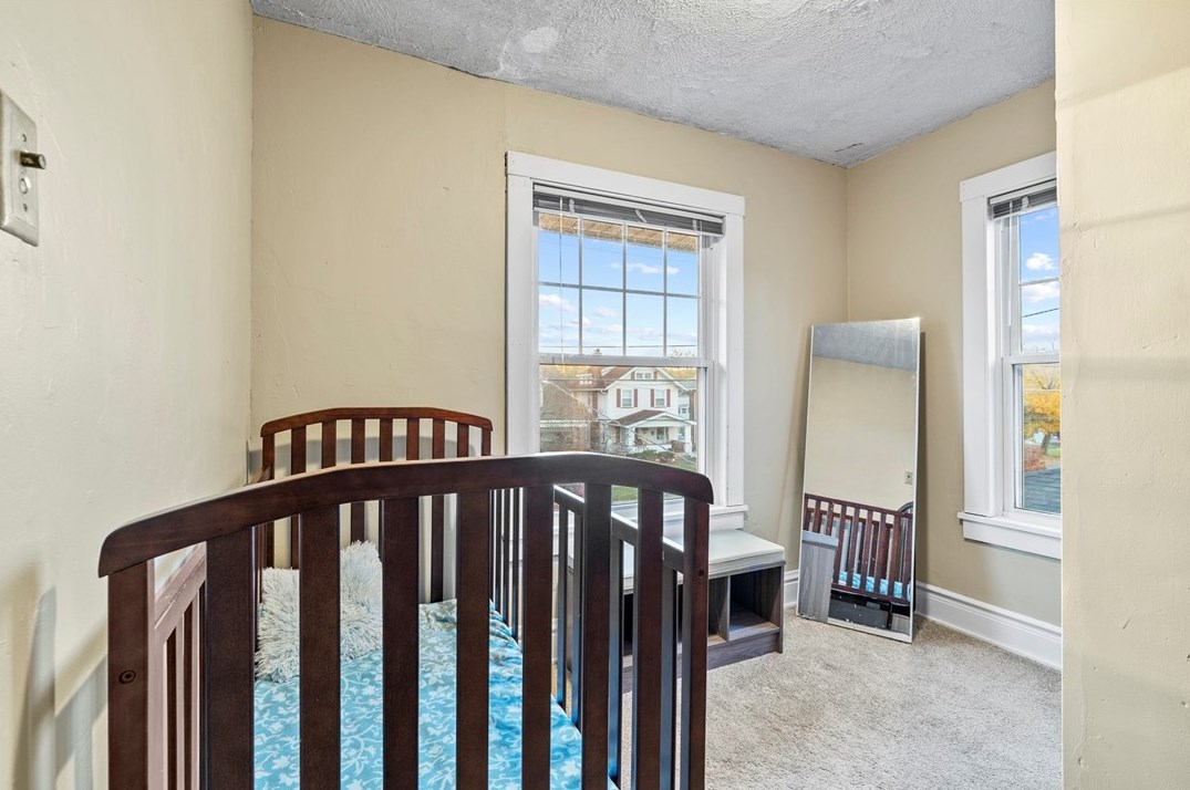 300 Pershing St, Ellwood City PA  16117-3821 exterior