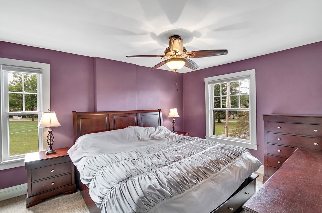 300 Pershing St, Ellwood City PA  16117-3821 exterior