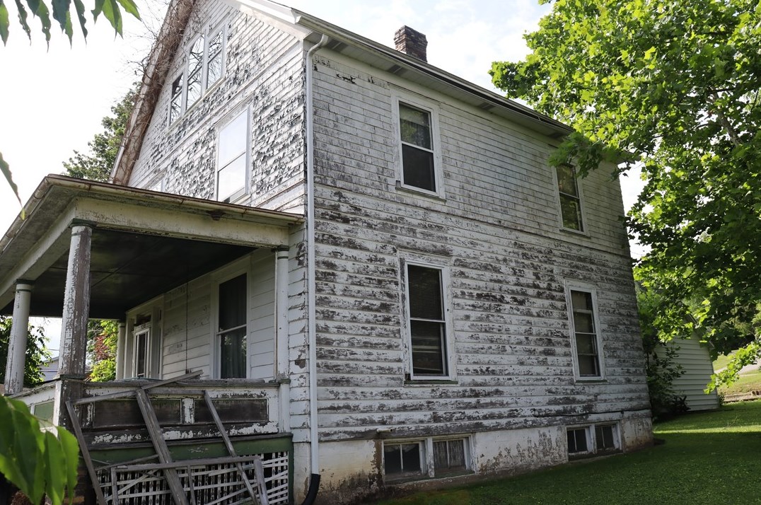 158 15th St, New Florence, PA 15944-1155