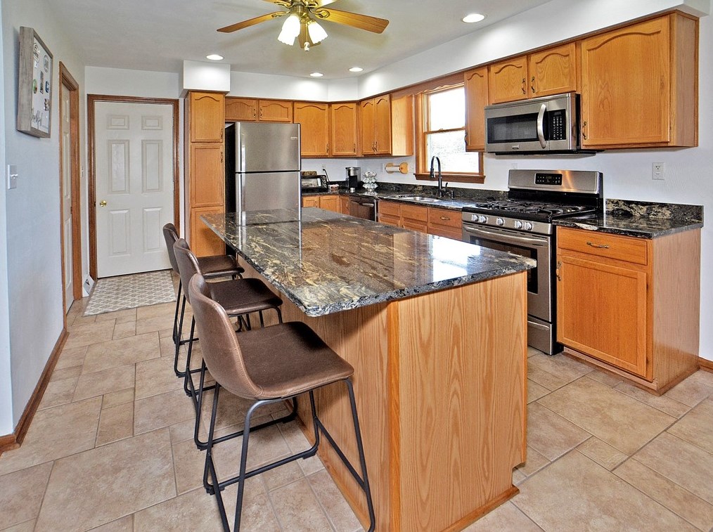 427 California Ave, Monroeville, PA 15146-3919