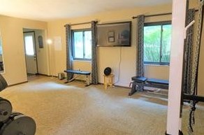 4069 Glasgow Rd, Valencia, PA 16059-1723