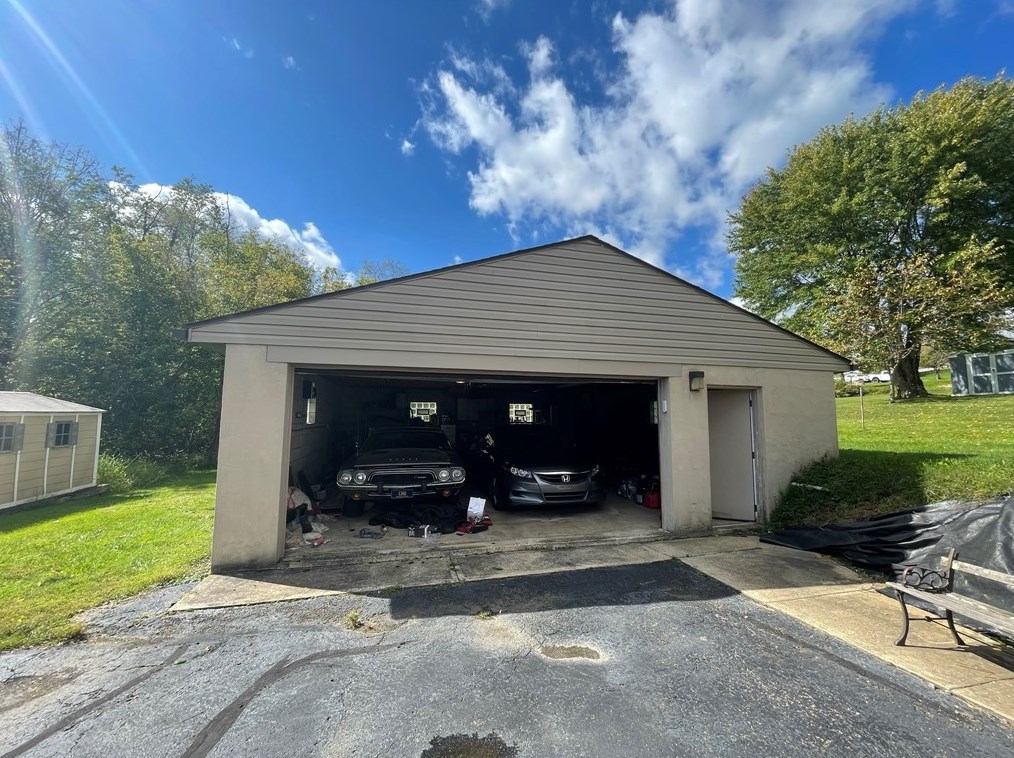 11368 James St, North Huntingdon, PA 15642