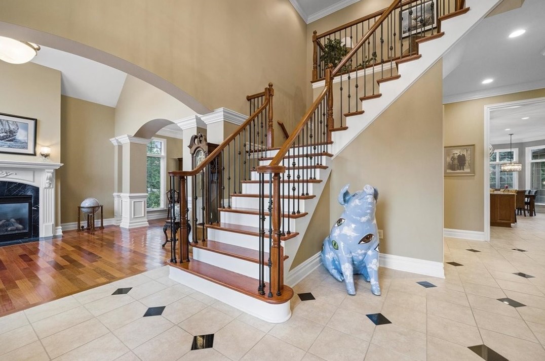 2114 N Villa Ct, Gibsonia, PA 15044