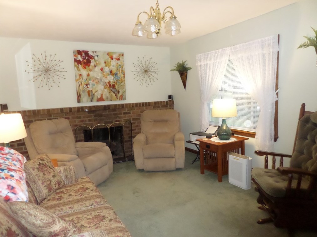 335 Boyer Rd, Erie, PA 16511