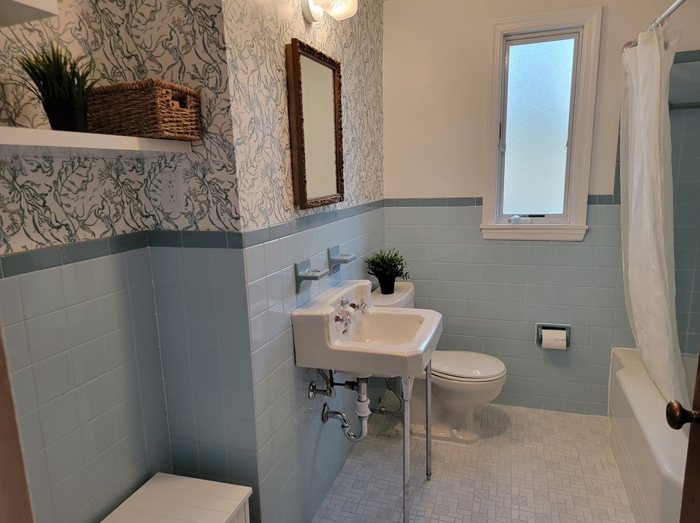 332 Forest Grove Rd, Moon Twp PA  15108-3748 exterior