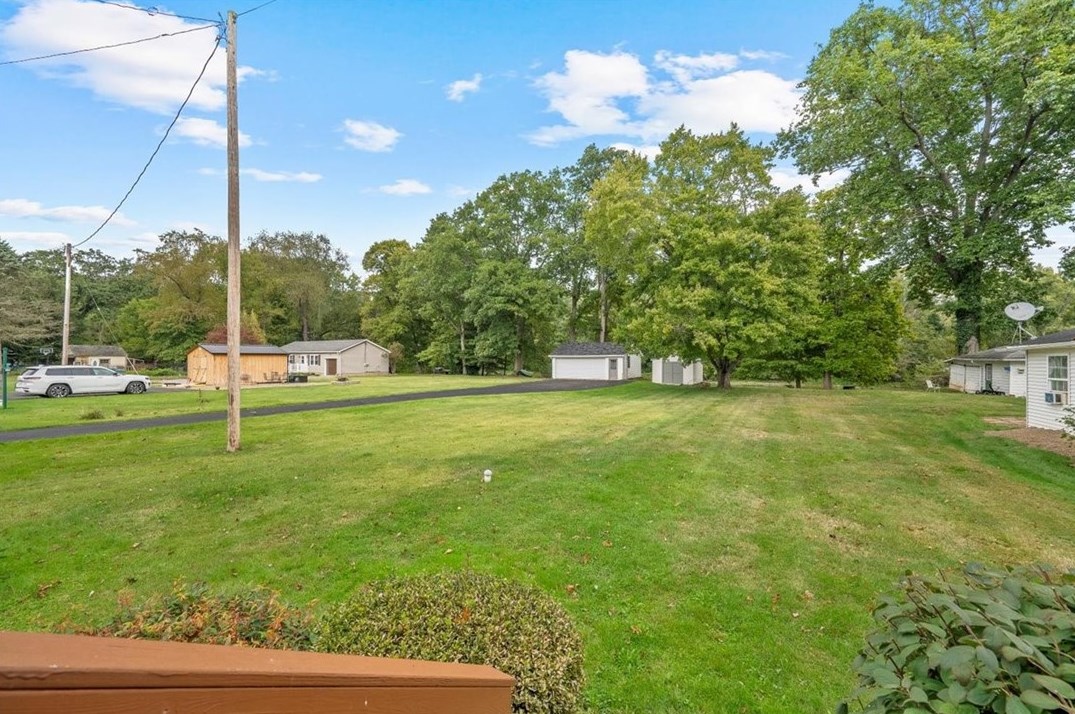 229 Country Club Dr, Ellwood City PA  16117-5007 exterior