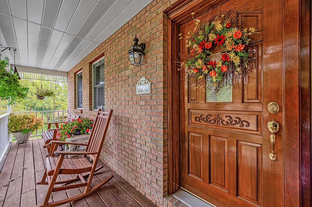 2231 Robbins Station Rd, North Huntingdon, PA 15642