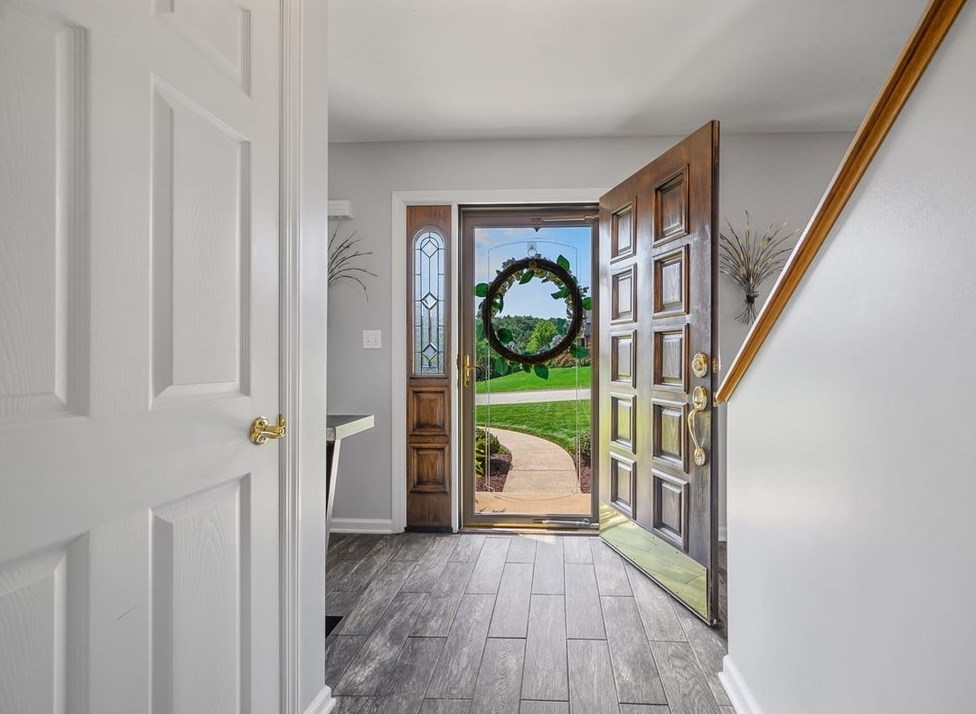 207 Parkridge Pl, Library, PA 15129