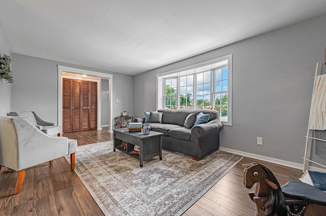 1621 Marion Dr, North Huntingdon, PA 15642-5203