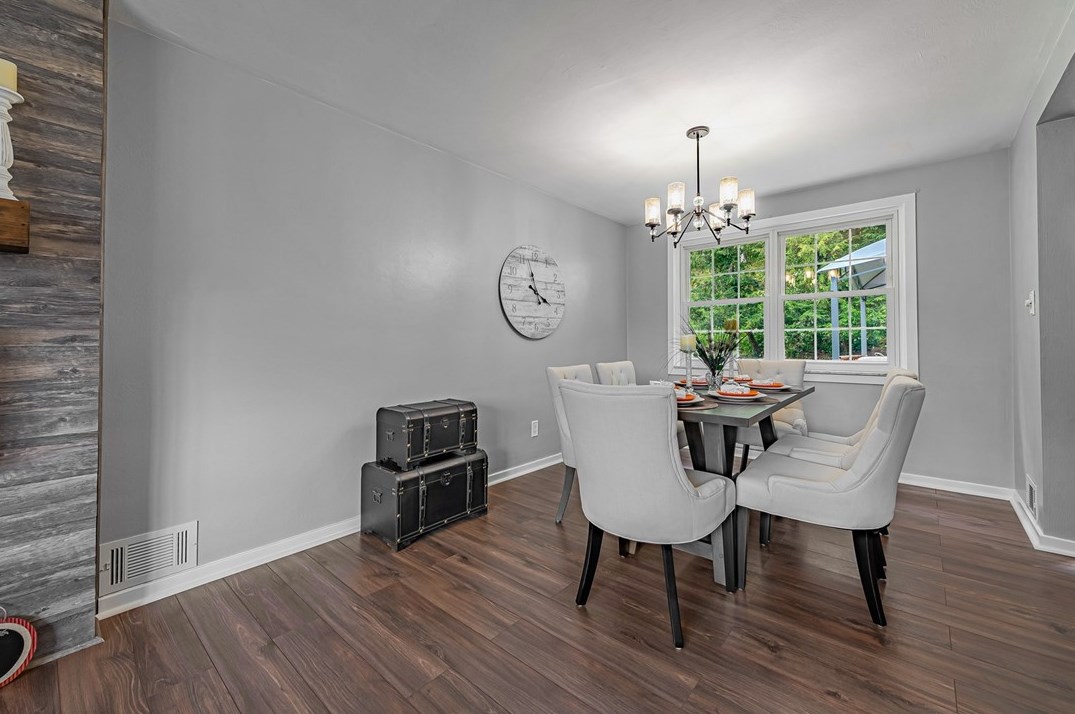 1621 Marion Dr, North Huntingdon PA 15642-5203 exterior