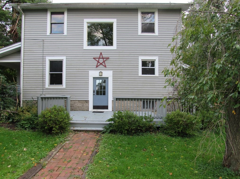 2973 Tamarack Dr, Hermitage, PA 16150