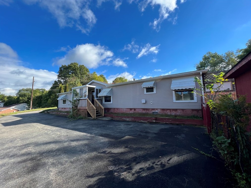 2017 W Washington St, New Castle, PA 16101