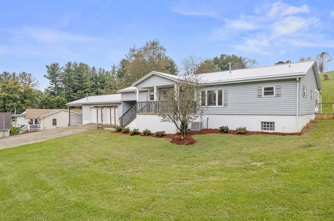 19 Ankrom Rd, Washington, PA 15301-7128