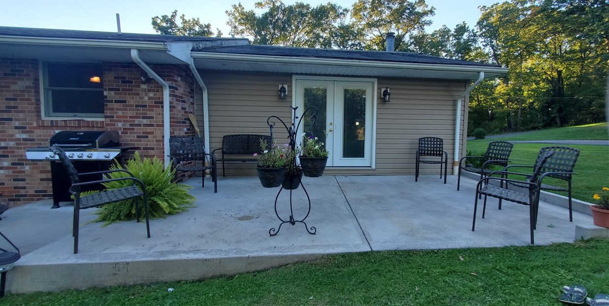133 Pine Ridge Dr, Chicora, PA 16025-4307
