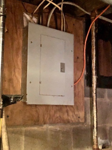 635 Broad St, Washington PA 15301-5529 exterior