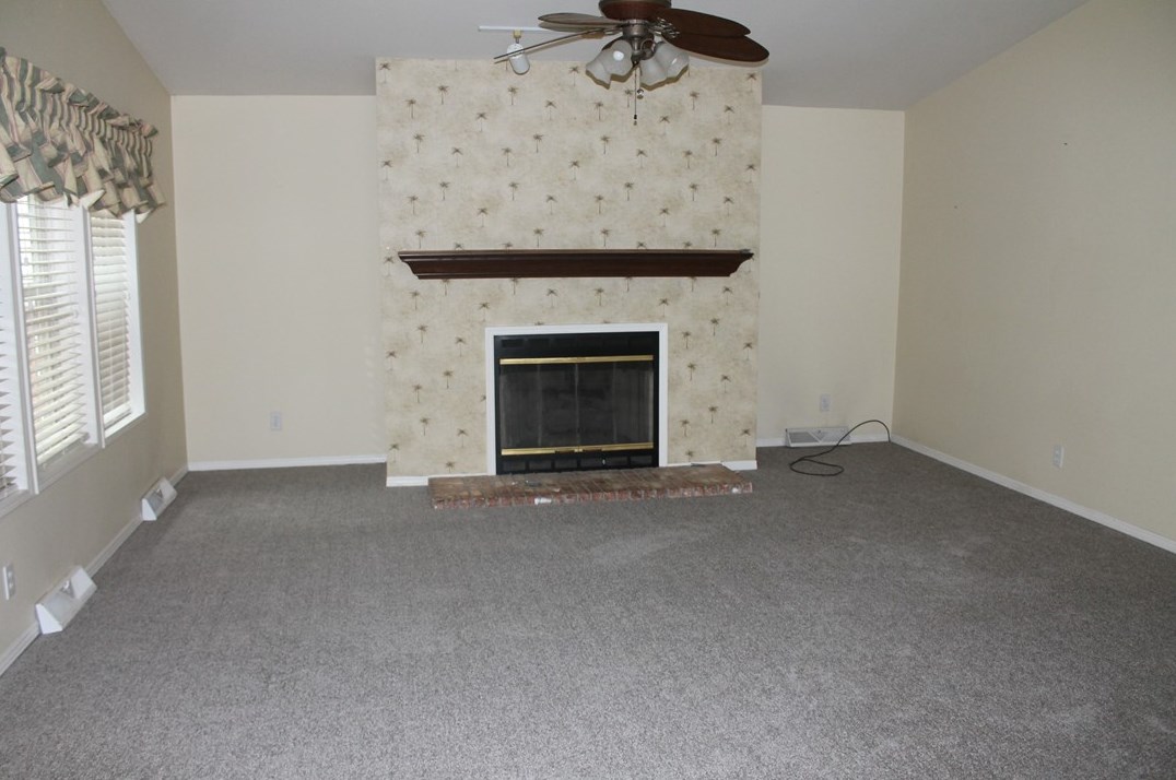 221 Rock Lake Dr, Zelienople PA  16063-8901 exterior