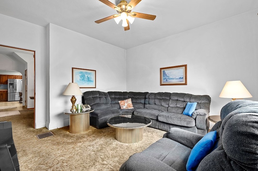 519 Flynn Ave, Collier Township, PA 15106-2128
