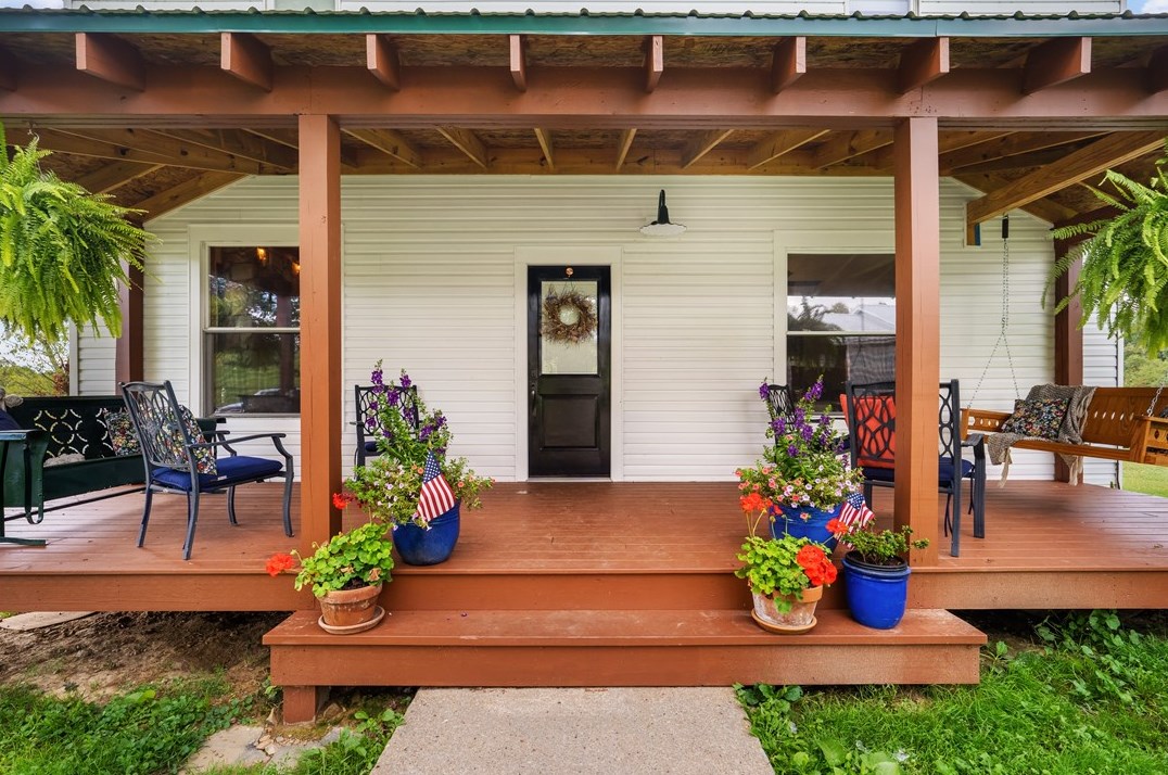 4239 William Flynn Hwy, Barkeyville, PA 16038-1411