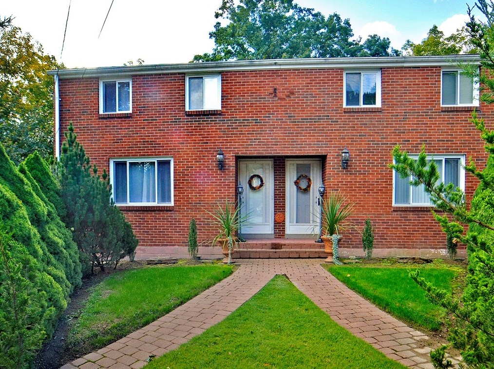 129 Lucinda Dr, Turtle Creek, PA 15145