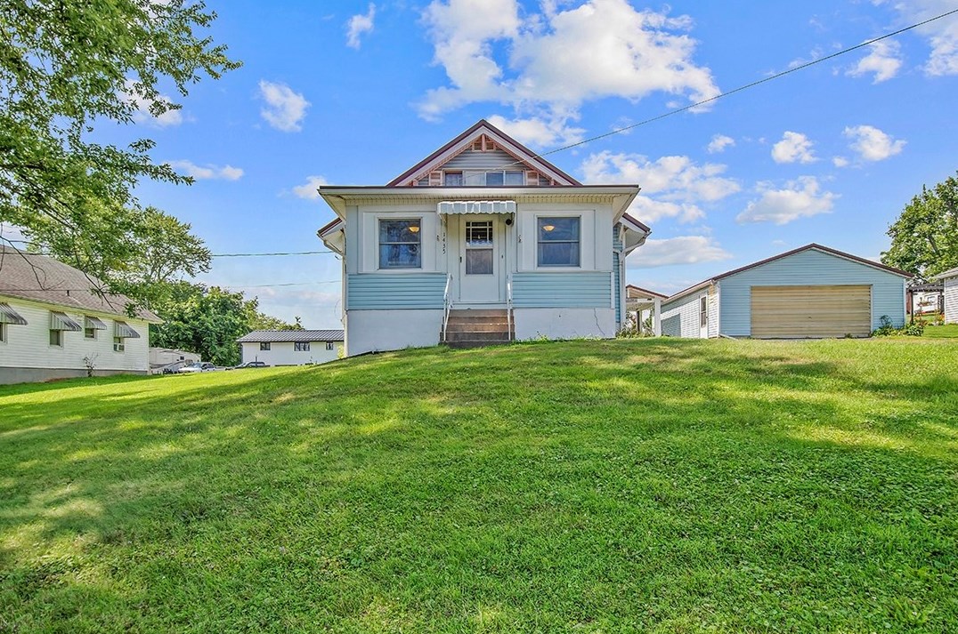 1435 Gabby Ave, Washington, PA 15301-5921