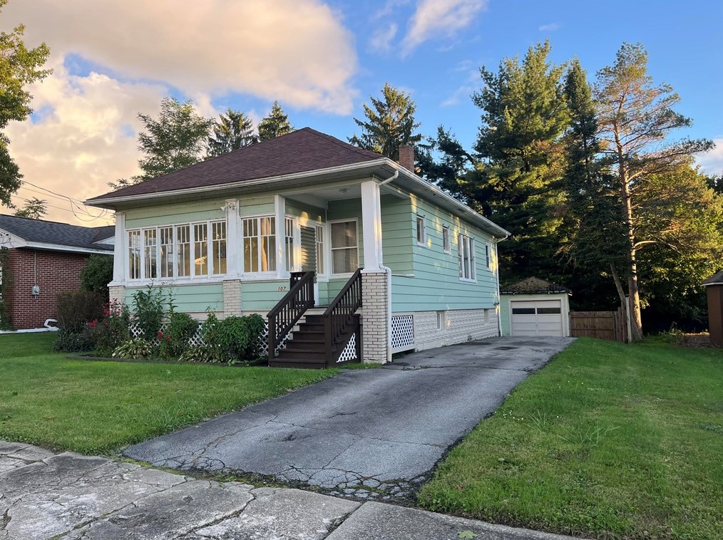 107 W Leasure Ave, New Castle, PA 16105