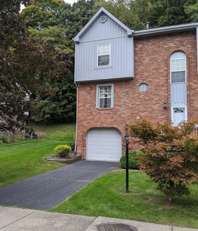 419 Shady Ridge Dr, Monroeville, PA 15146