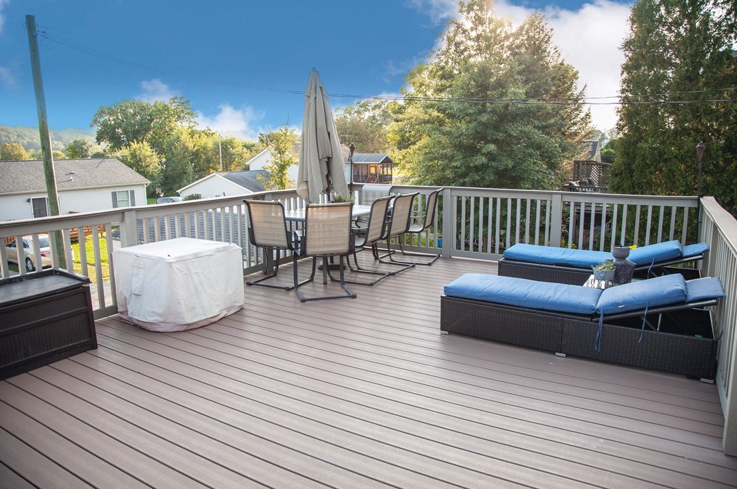 424 Constitution St, Perryopolis PA 15473-5348 exterior