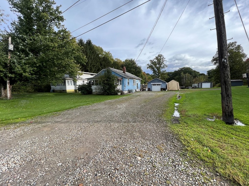270 Carter Ave, Indiana, PA 15701-3723