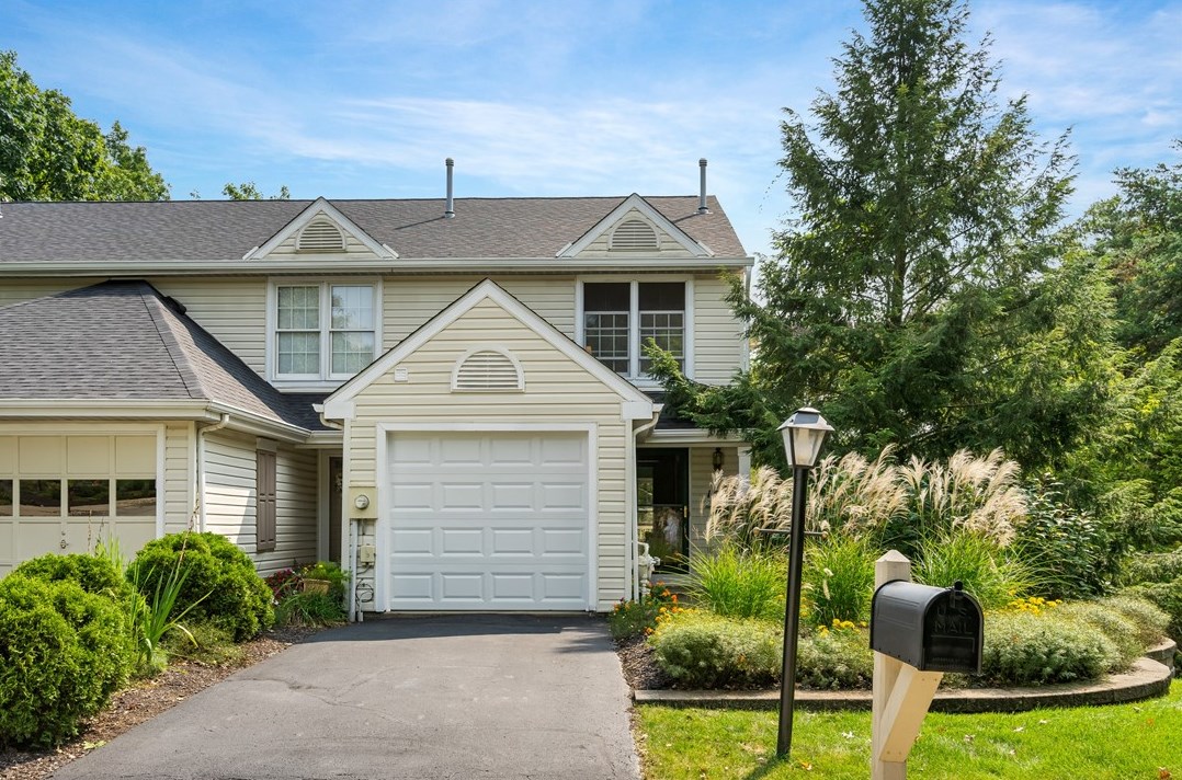 156 Westbrooke Ln, Moon Twp, PA 15108-9139