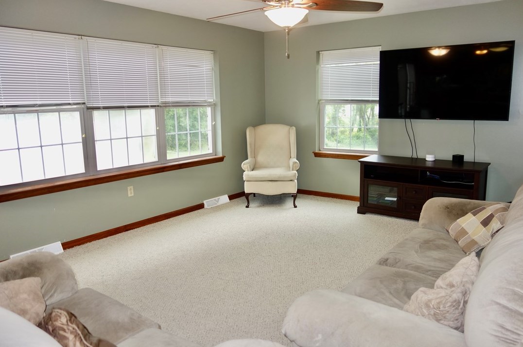 1816 Main St, Washington, PA 15301-6144