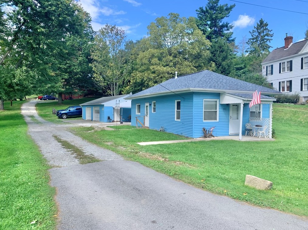 573 Locust Ave, Washington, PA 15301-2858