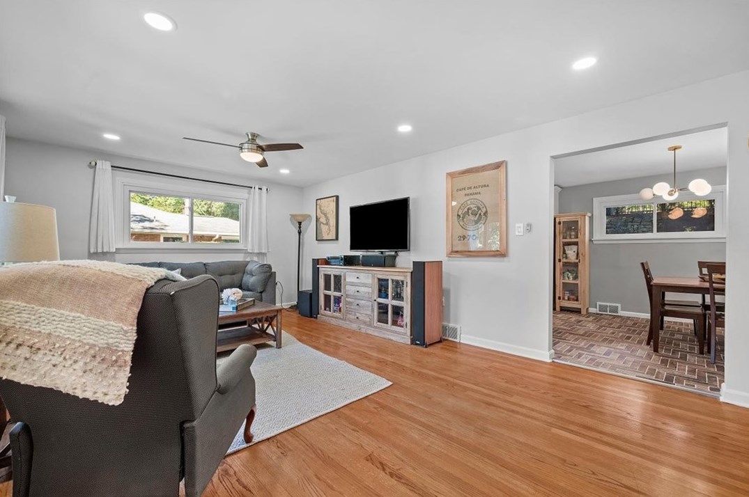 209 Bank St, Sewickley, PA 15143