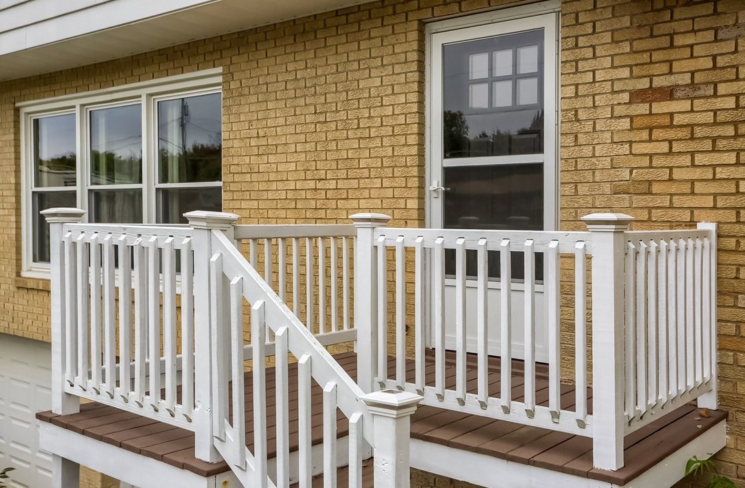 110 Longview Dr, Butler, PA 16001-2956