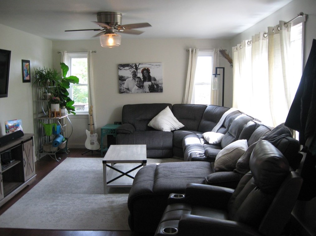 830 Longvue Dr, Ellwood City, PA 16117-3432