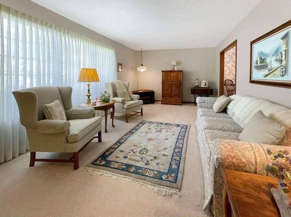 1011 Tory Dr, Erie, PA 16509-2964