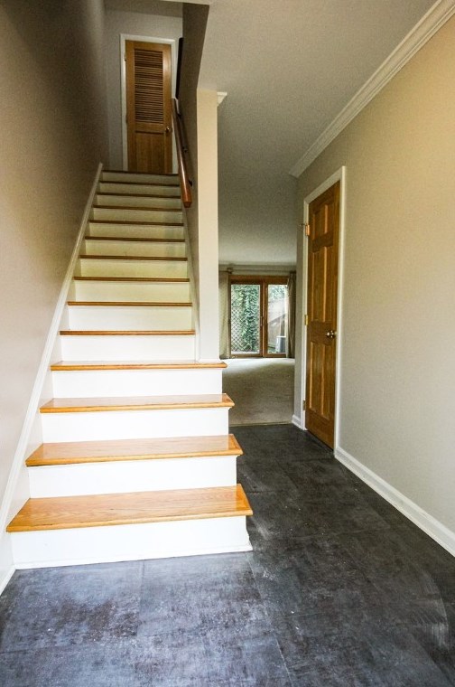 448 Country View Ct, Pittsburgh, PA 15205