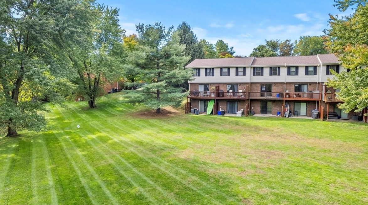 407 Brookside Ct, Seven Fields, PA 16046-7901