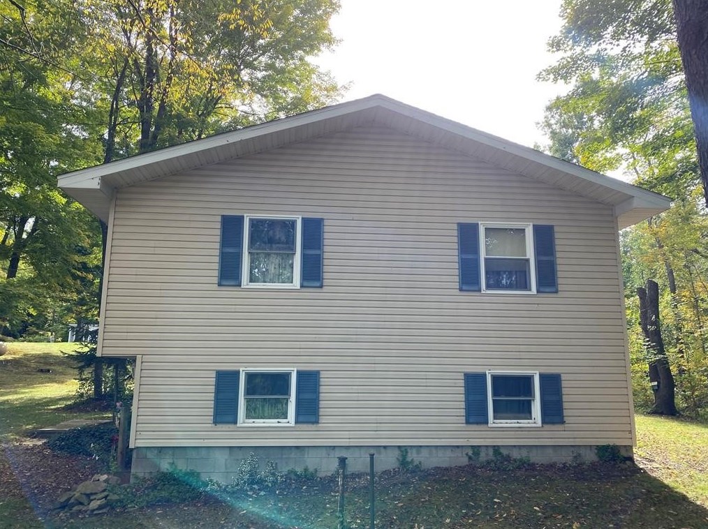 5163 Ashley Dr, Cochranton, PA 16314