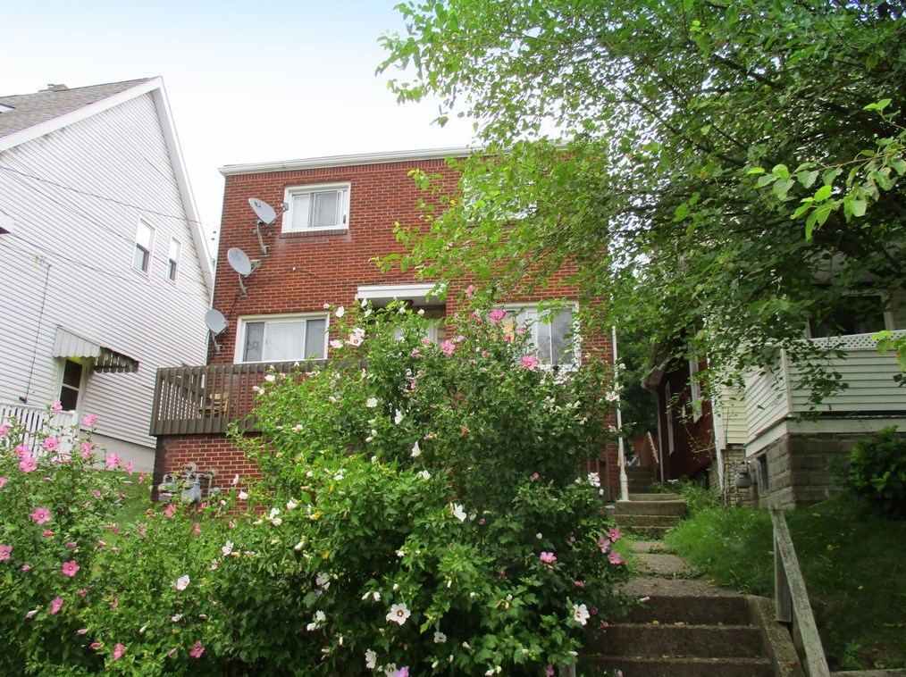 942 Beaver Rd, Ambridge, PA 15003
