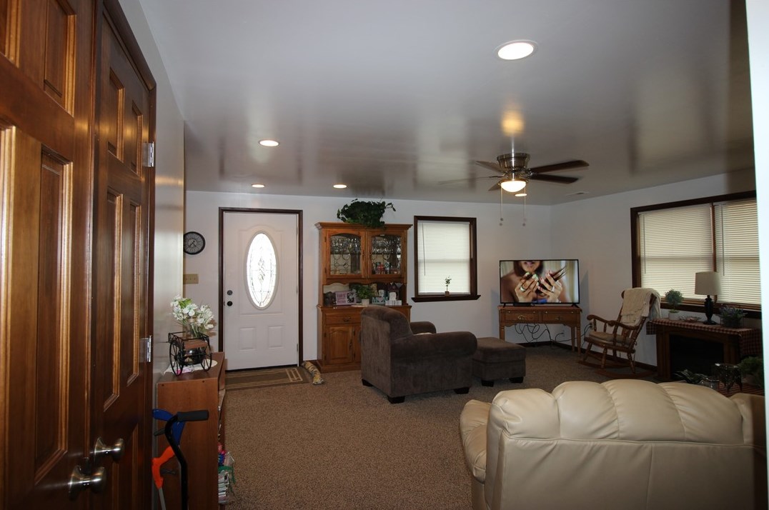 24 Grant St, Houston PA  15342-1546 exterior