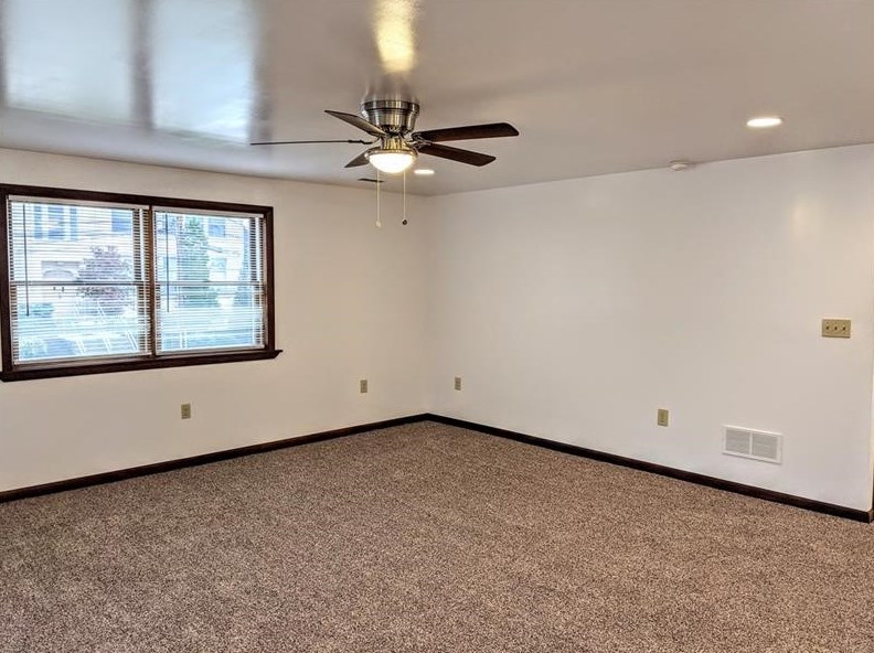 24 Grant St, Houston PA  15342-1546 exterior