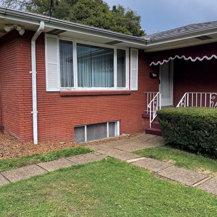 740 Summerlea Ave, Washington, PA 15301-3827